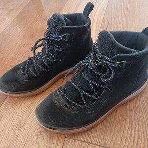 UGG sherpa booties 9.5